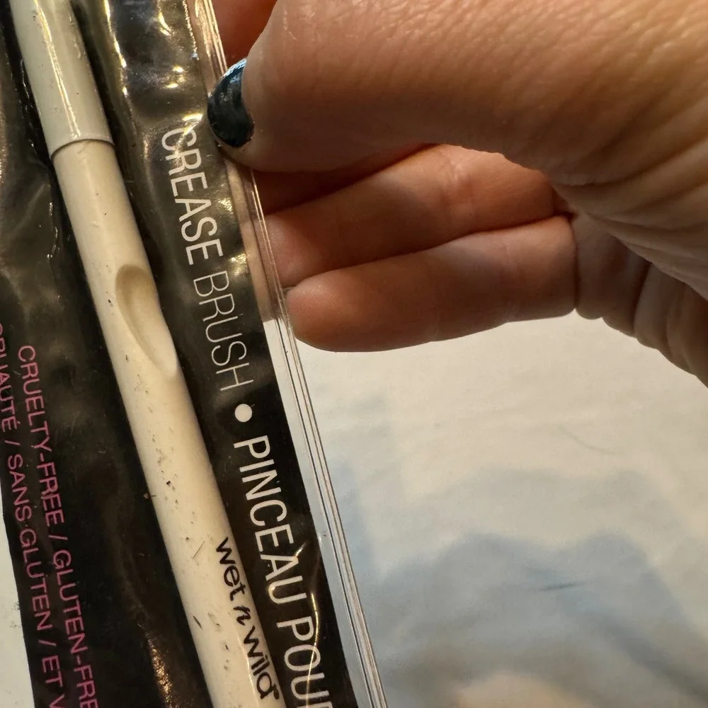 $3 BUNDLE ITEM New Wet n Wild‎ Crease Brush Tapered Eyeshadow Blending Brush